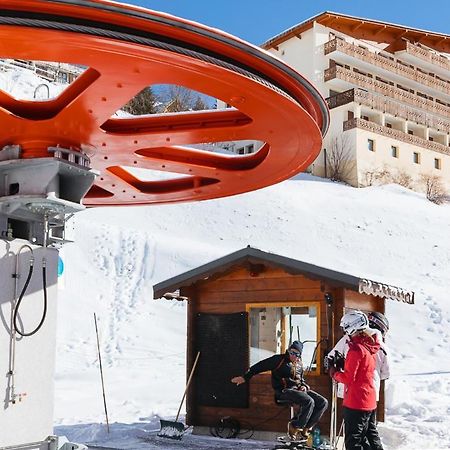 Langley Hôtel Le Petit Prince Alpe d'Huez Exterior foto